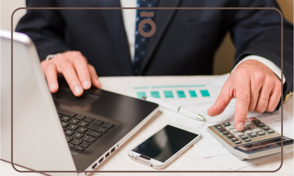 أنظمة الأجور والتعويضات والعوائد والمكافئات